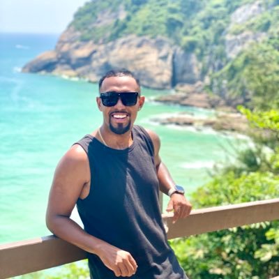 Rio de Janeiro, 021 📌 23 Anos ⚡ Percussionista 🎼 Escorpiano ♏ Flamenguista 🔴⚫