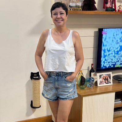 Carioca e vascaína sofredora. Brasileira anti Bolsonaro.