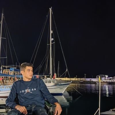 hasanates339's profile picture. bi parça mutluluk  biraz da sen gerekli