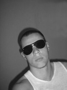 NelderSun's profile picture. Se vc acha q já sabe bastante e está em paz com seu espaço no mundo, então parabéns! Vc está oficialmente morto!