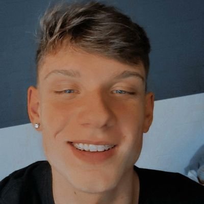 viniciusewinck's profile picture. 