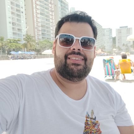 UrbinatiNeto's profile picture. palpitando em tudo...e falando bobagem em 99%.....um apaixonado pelo Santos Futebol Clube