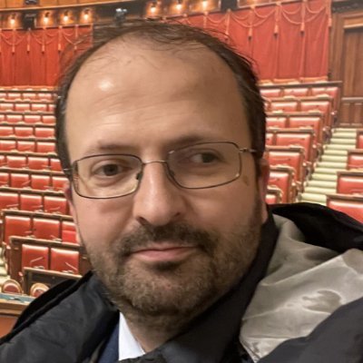 Amministratore Delegato di Civita Mostre e Musei. Appassionato di temi economici e politici, nato in Calabria e approdato a Roma. Amo il mio Paese.