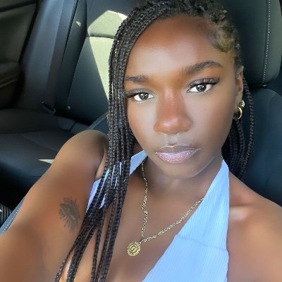 Jadadominquee's profile picture. ion even use this