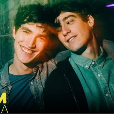 Skamit è finito ma continuo ad amare Marti e Nico un po’ più di tutti gli altri💛 “Quant’è che non siamo solo noi quattro?”