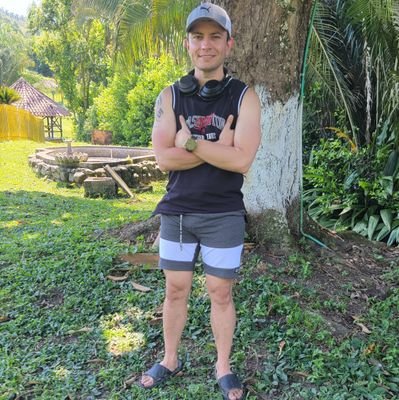 JulianDavidA's profile picture. I follow back. Desarrollador de software (C, C# , python,  React JS, angular js ...) - 
Twitter y la delgada línea entre el porno y la política. 🇨🇦 🇨🇴