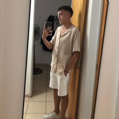 _022https://instagram.com/lucianomolina_022?igshid=NTE5MzUyOTU=