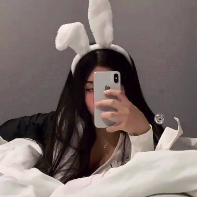 HelenTaylo48102's profile picture. 