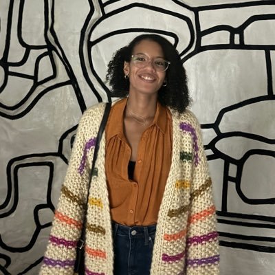 New Yorker. Seeker. Wit. Wonder. A Vibe Called Stressed. Relentlessly Sanguine. She/Her.