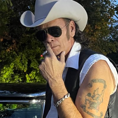 honky tonkin' daddy from Houston, Texas...nominated for Honky Tonk Male Artist in the Ameripolitan Music Awards...proud Veteran. https:https://t.co/yCsKI9fsG2