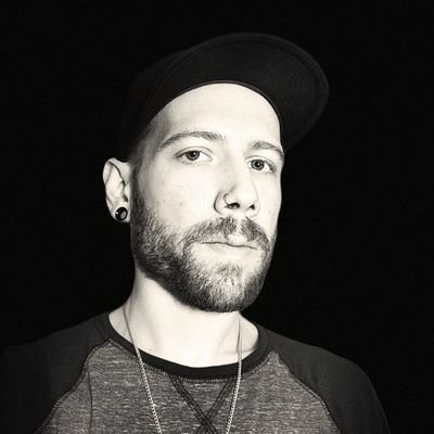 Age : 32
Producer / DJ
Style : Electronic Music
https://t.co/b8VblZbUxz