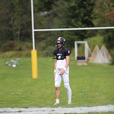 Kennett High School 2025 | GPA 4.68 | 6’4” 185lbs | Basketball, Football | WR/S | IG @davenbailey4 |