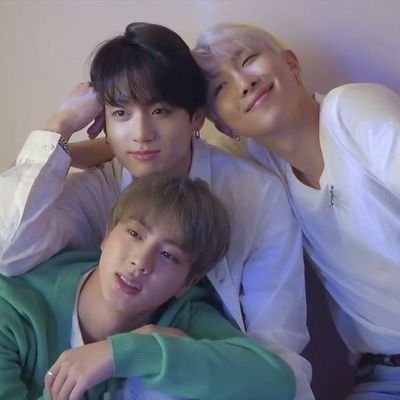 we gotta fight when they say 'behave!', we got dynamite in our DNA.
ela/dela | 93 line | fan account