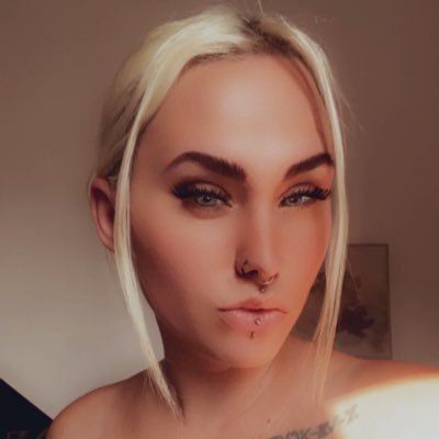 GODDESSOFAW0MAN's profile picture. 25//UK