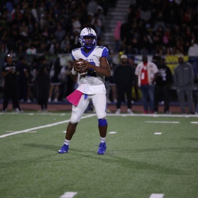 6’4 215 Quarter Back. CA https://t.co/KAxDdmKmeD