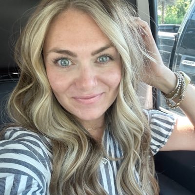 Simply_B16's profile picture. Live Simply. B Simple & Simply B. In a world where you can B anything... B yourself.