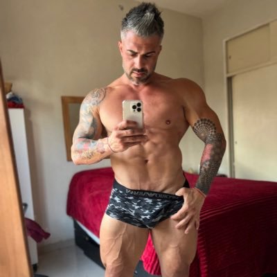 Porn actor and creator of my own content. All my links ⬇️⬇️ Support ➡️ @elgrandipietro