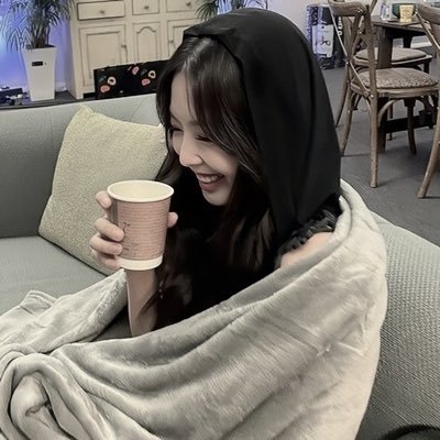 krovswy's profile picture. 💗🎧