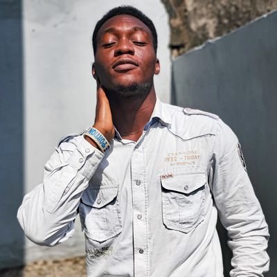 Music minister🎤🎤🎶🎶
Crazy about God 😁😁
Jesus freak 🤪🤪
Influential salt 🧂🧂
Ablaze 🔥🔥🔥