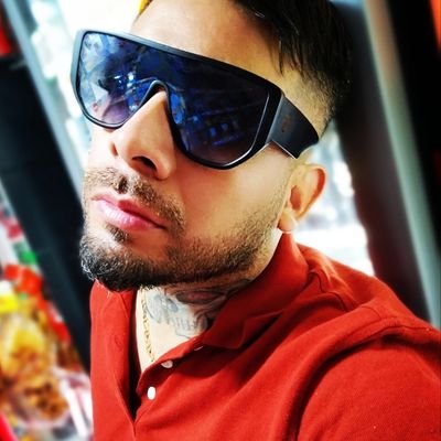 carlos390366764's profile picture. 