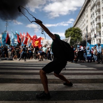 🌆 Testigo del día a día en las calles de Bonaerense.