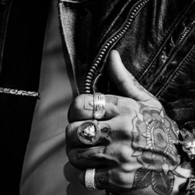 Valmont2074079's profile picture. Alimenta sentimientos recíprocos sólo a aquellos que tienen hambre de ti.@ReynaSombras