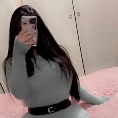 ┆ ° ♡ • ➵ ✩ ◛ ° findom/femdom - soft kinks/extreme kinks - 18 - gamer girl - bimbo - TRIBUTE IS £5┆ ° ♡ • ➵ ✩ ◛ °