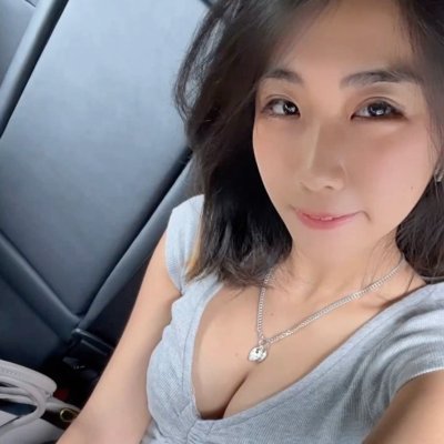 兔子布朗尼 bunnybrownie 人妻反差母狗 一只反差贱母狗，OL、时尚博主、口红空姐、丝袜、美腿、玉足、臀控、制服、女王、露出、反差。爱高品质丝袜高跟鞋高跟鞋 随心约操！喜欢多人一起干我！喜欢每天都被不同的人操！喜欢请关注！小号@bunnybrownie__