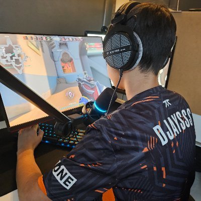 - 14 • 🇳🇱 •
- Valorant | Rank • Immortal 2 (110RR)
- Streaming on https://t.co/M1DHJxbICU
- Tiktok https://t.co/jf9Q7xyTDk