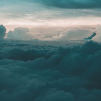 abfilzah_'s profile picture. Introvert | Pluviophile | 💙 | Just in, on, and around the ocean :)