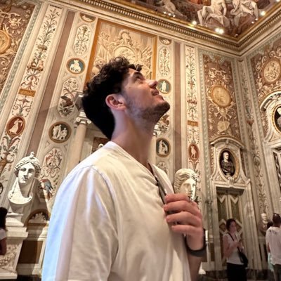 uzipagirsky's profile picture. Ecom