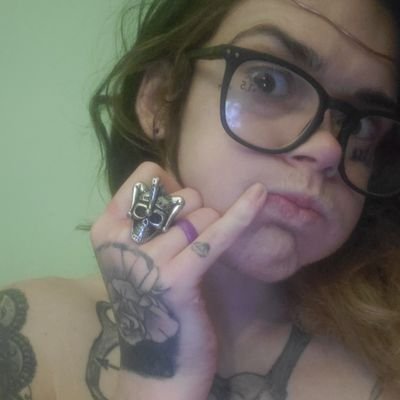 quinnzeldoctor's profile picture. Mute; 10/28 ©️
                                                                 
Hello, necrophiliacs. ™️