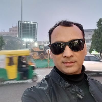 सच्चा देस प्रेमी जो लोकतंत्र का छोटा सा सिपाही जो लोकतंत्र को बचाने के लिए अपना जीवन तक समर्पित है