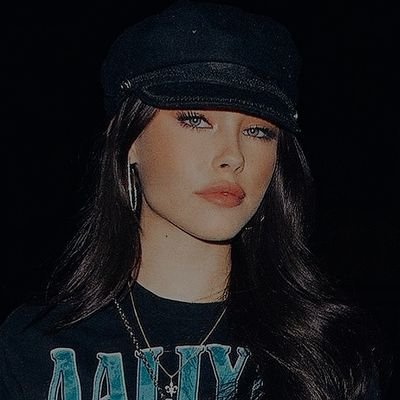 buttzrfly_'s profile picture. #studytwt #booktwt