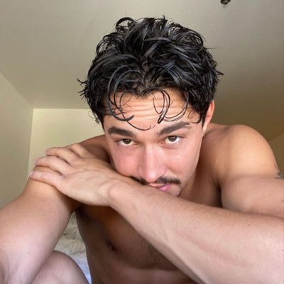 Gavinswh0re's profile picture. whoring around