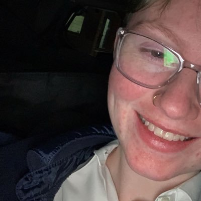 imlikeconfused's profile picture. idk what’s going on