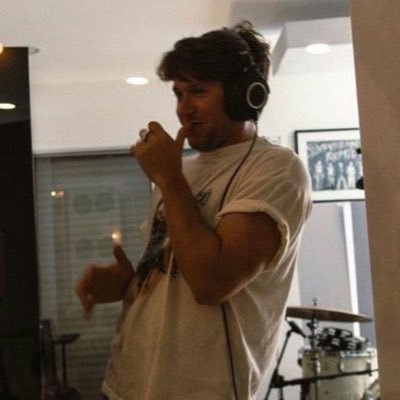 NiallzPolaroids's profile picture. he/him/they/them • XXIV • wtv @lsavedastranger 's carrd says