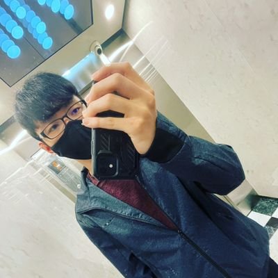 就是單純來當黃色廢料的仔 沒有色膽的傢伙@@ 如果妳/你有推薦的遊戲/書目/電影請告訴我,我需要免費的興趣愛好來省錢度日😎