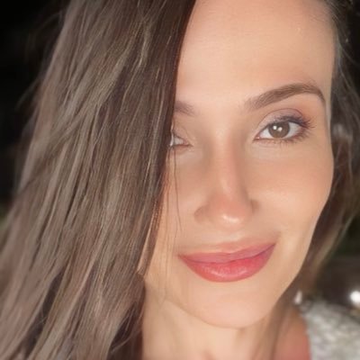 simonepalmeira's profile picture. 🇧🇷Advogada,Servidora Pública Federal⚖️  I belong to Jesus❤️🙏🏻“Whenever the sun touched her she shone all over”