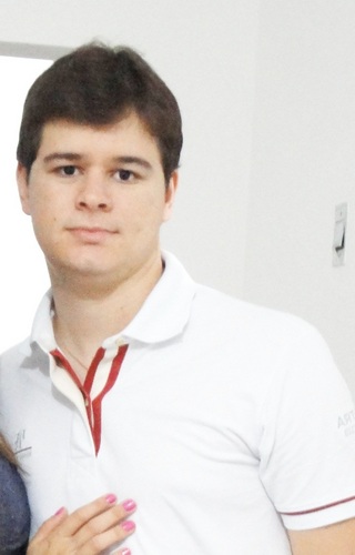 Estudante Universitário,torcedor do Treze-PB e amante do futebol.