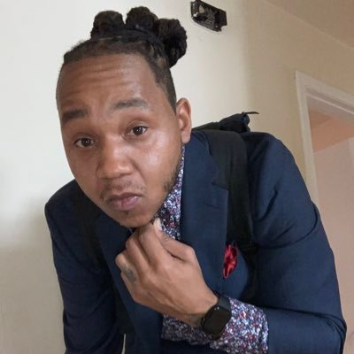 To humble for a Bio, Just a Kid from Chicago - Husband-Father- 🏈 🏀 media 📸- humor 😂 - follow @0ne_0f_1sports 4casual sports 🏀 🏈 fans
