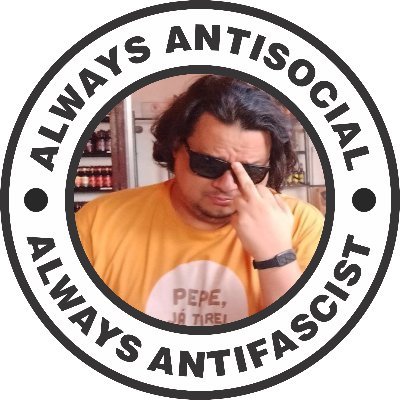 @Corinthians. Cansado profissional e aspirante a cospobre de Aiatolá do Rock'n Roll no @sofaverso. Linux lover.
O block é serventia da casa