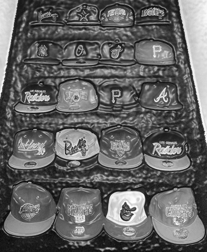 Het is een levensgenieter|Een man van het leven|HipHop fan|Opgezwolle|Alleen maar FTG|En bovenal een Snapback kenner en verwenner!