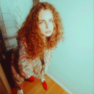 ❤️🔥Rock n Roll Psychedelic Poet | 🧃Co-Founder & Music Director for Sweet Juice Fest | 🎙️Producer | thelunaryear@gmail.com