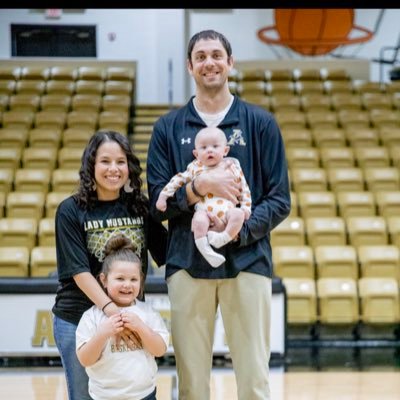 B.A. in Science, M.A. in Admin. Husband to Kelsey! Father to Blakely & Baylor! Head girls basketball coach, ast. golf at Andrews ISD #LadyMustangs #Soup