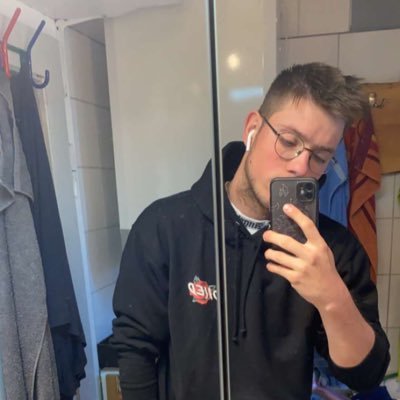 sqroit's profile picture. Darmstadt                                                             22 Years                                                          Handball