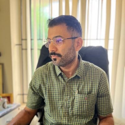 Practicing Company Secretary, Past Chairman, Mangalore Chapter of ICSI.