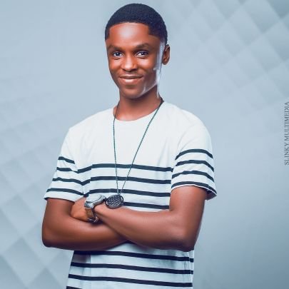 Musician(Pianist) | Business Minded| Anime Lord😎| I post Quotes, that help train the MIND
