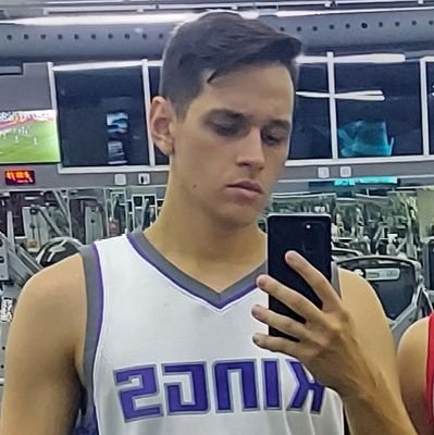 alvarinho_16 Profile Picture