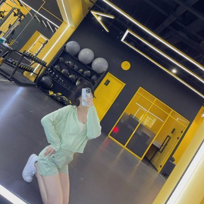 borntoshop570's profile picture. I like yoga, running, swimming, reading, listening to music, I'd like to talk about business and making investments is also a big part of my favourite